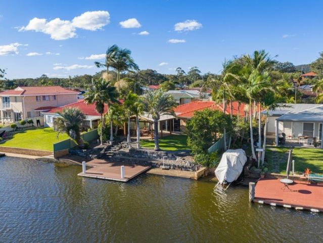 Established Holiday Home on the Water
