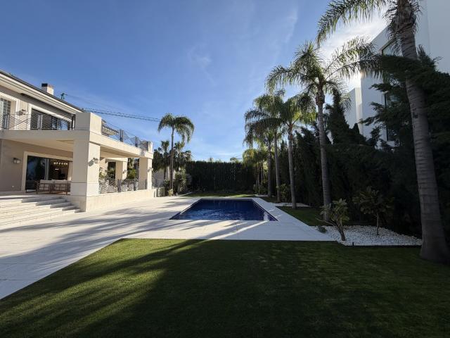 Estamos orgullosos de presentar una villa de máxima calidad. 520m² Benahavís