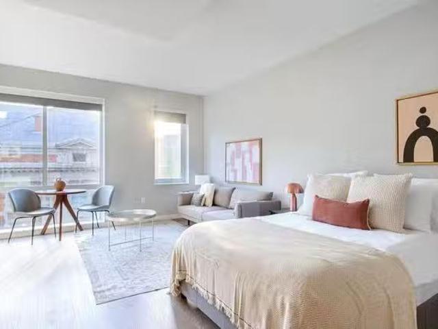 Estate, 3 Tingey Sq, Navy Yard Studio 1 Bath