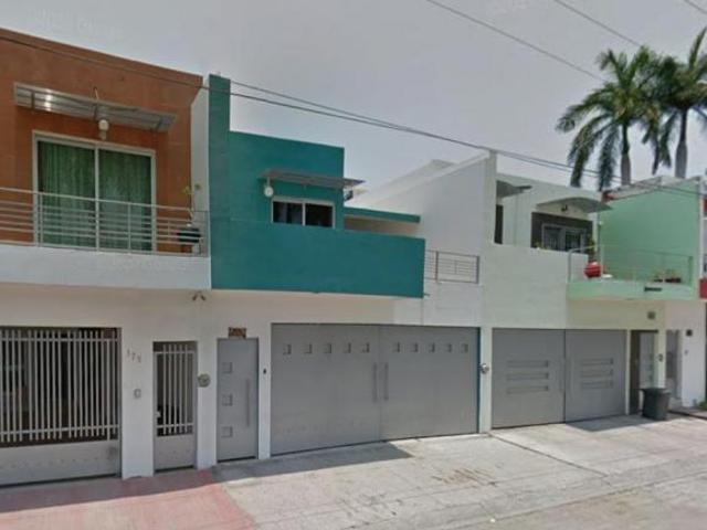 Estatus y Seguridad: Tu Nuevo Hogar en la Mejor Zona Residencial de Apatzingán