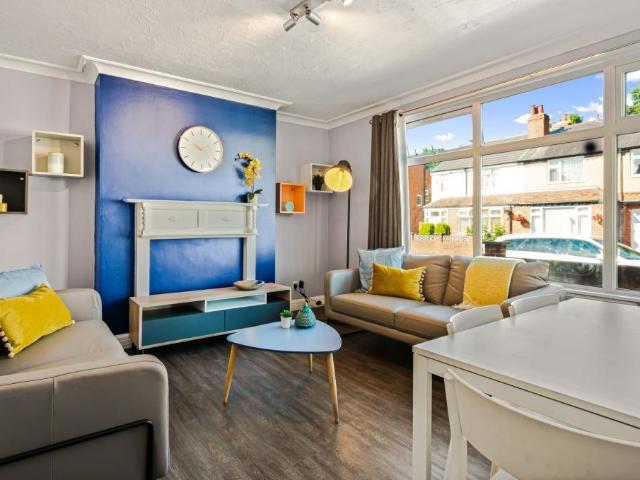 ESTCOURT TERRACE, Leeds 6 bed house to rent £2,340 pcm £540 pw