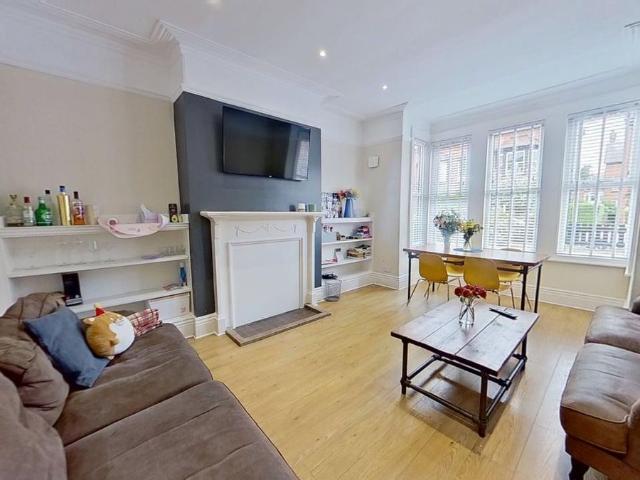 Estcourt Avenue, Headingley, Leeds, West Yorkshire LS6, 6 bed terraced house to rent, £3,510 pcm | PrimeLocation