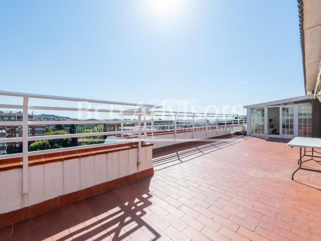 Este maravilloso atico se situa en una de las zonas residenc. 275m² Barcelona