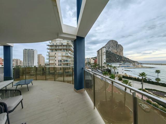 Este moderno ático está situado en la hermosa localidad cost. 116m² Calpe Calp