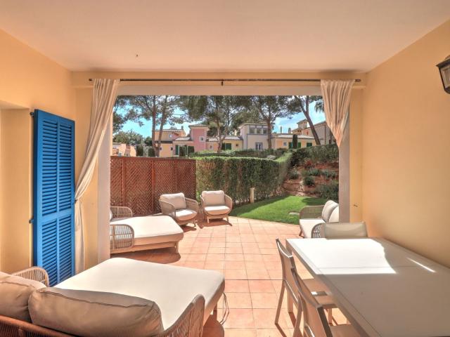 Este apartamento de planta baja en la establecida comunidad. 0m² Santa Ponça