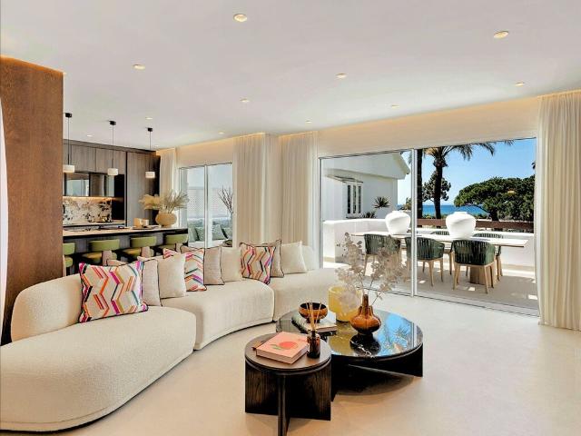 En primera línea de playa en Marbella, Los Monteros Palm Bea. 150m² Los Monteros