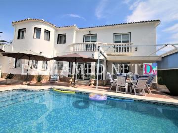 Este chalet independiente se encuentra sobre una parcela pri. 290m² Els Poblets
