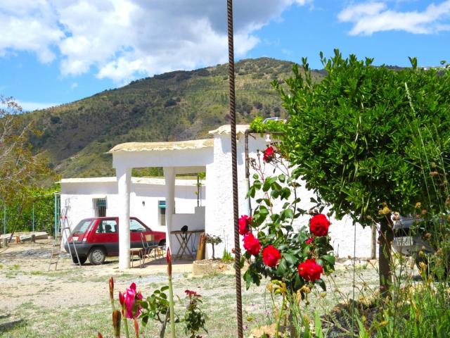 Este cortijo tradicional de una sola planta tiene una posici. 87m² Cástaras