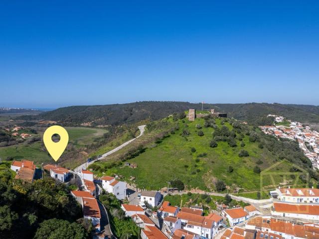 Este é um imóvel que não se explica apenas por metros quadra. 93m² Aljezur