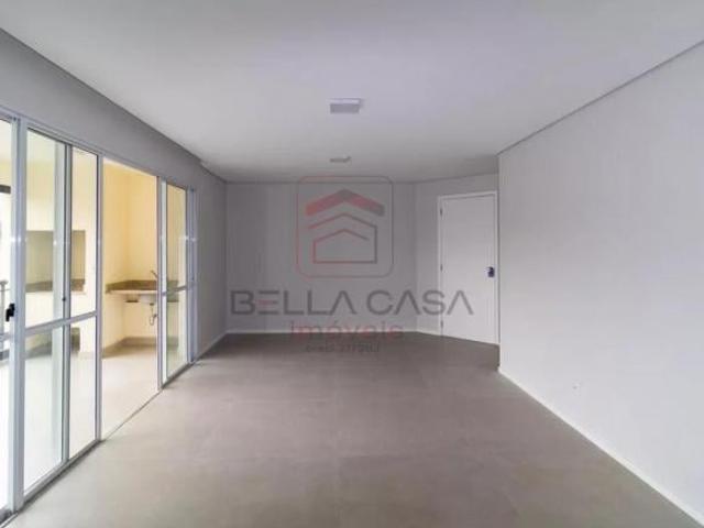 Este espaçoso apartamento de 128 metros quadrados oferece conforto, e comodidade para você !