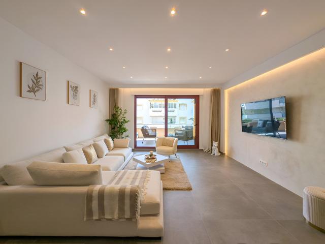 Este lujoso apartamento de 2 dormitorios y 2 baños, ubicado. 117m² Marbella