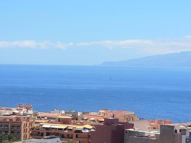 Este luminoso y acogedor apartamento se encuentra en la prec. 75m² Puerto de Santiago
