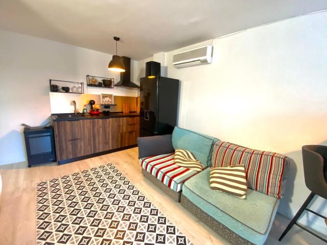 Este luminoso y moderno apartamento ofrece un ambiente acoge. 41m² Empuriabrava