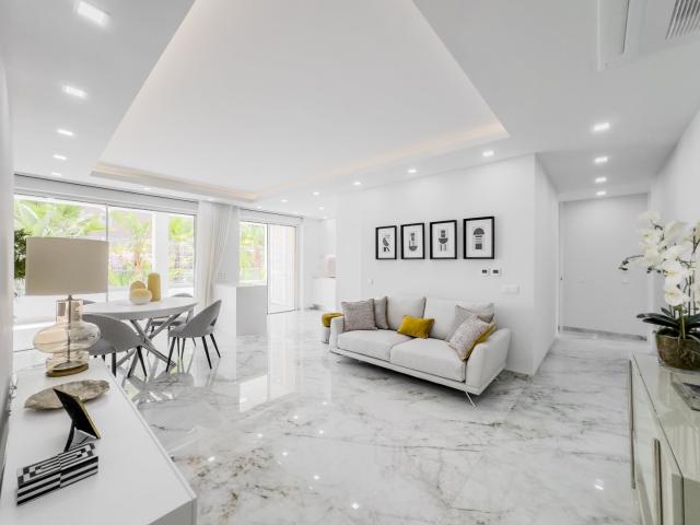 Este luxuoso apartamento de 2 quartos está numa localização. 97m² Lagos