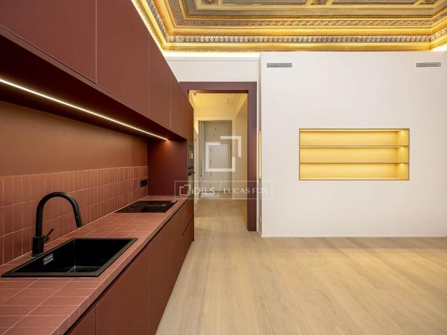 Este piso absolutamente impresionante cuenta con dos dormito. 82m² Barcelona