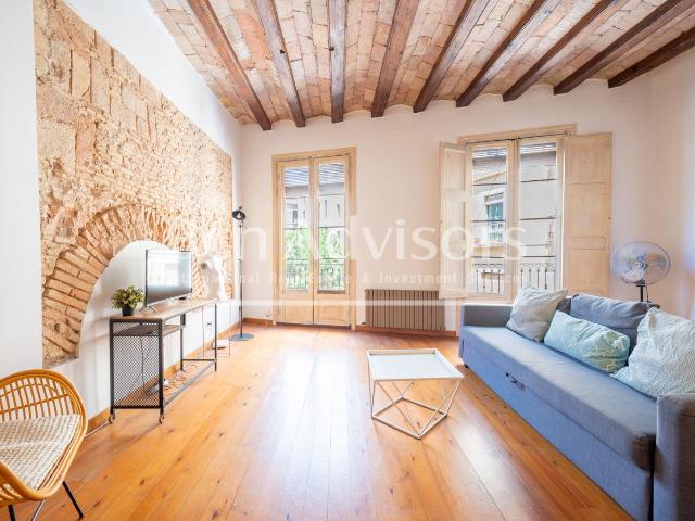 Este precioso piso mantiene el encanto de sus elementos orig. 110m² Barcelona