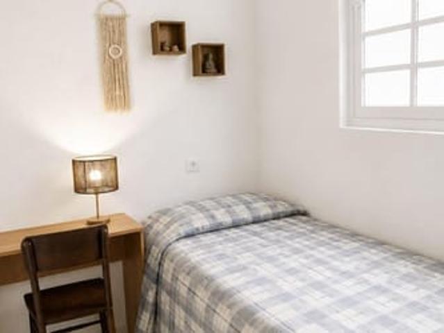 ESTE QUARTO É INDIVIDUAL P MOÇAS