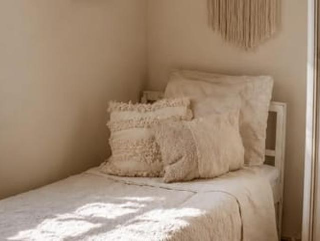 ESTE QUARTO É INDIVIDUAL P MOÇAS