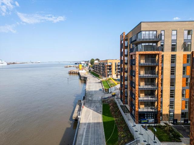 Estella Heights, 10 Henley Approach. 2 bed apartment to rent £1,600 pcm £369 pw