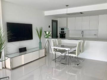 Middle Floor Apartment in Estepona