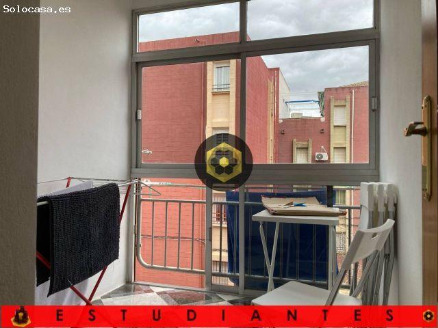 EST/ERAS/TRAB/ Piso de CINCO dormitorios en zona Campus de la Cartuja