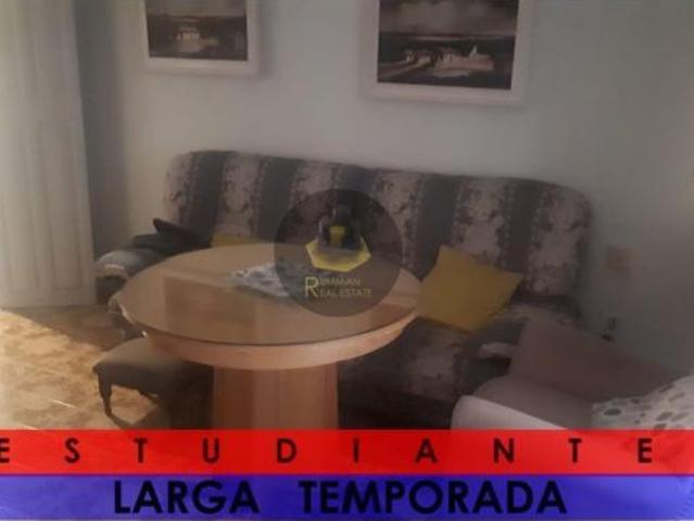 EST/LT/ Piso amueblado de CUATRO dormitorios en el barrio del Realejo