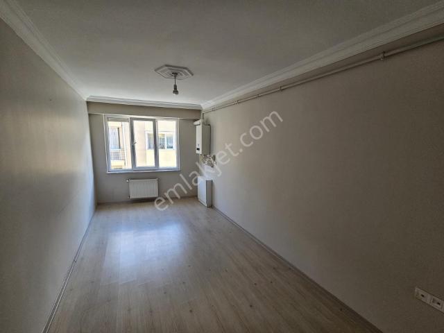 Estorıa'dan Balkonlu Sıhhiye Kavşağı Yakını Geniş 1+1 Kiralık