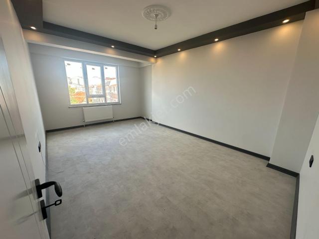 Estorıa'dan Derman Cd. Yakını Kullanışlı Sıfır 2+1 Daire