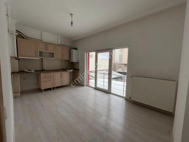 Estorıa'dan Şehir Merkezinde Ara Kat 1+1 Kiralık Daire Oa 70