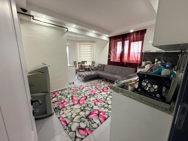 Estorıa'dan Esentepe'de Eşyalı Asansörlü Ara Kat 1+1 Apart