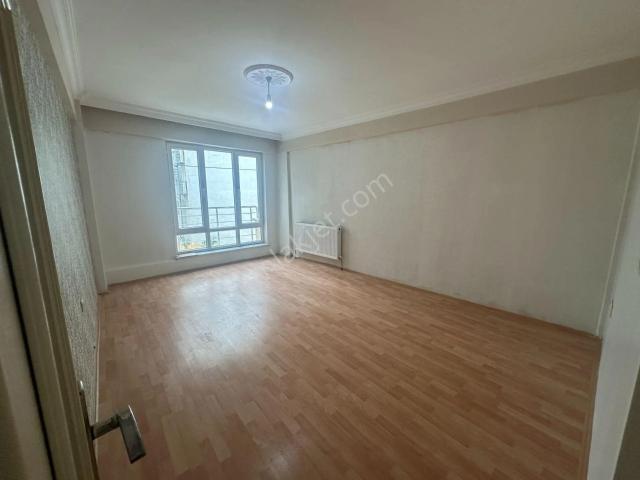 Estorıa'dan Hat Boyu Yakını Geniş Kullanışlı 3+1 Kiralık Daire