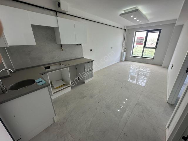Estorıa'dan Hatboyu Yanı İskanlı Balkonlu Satılık 1+1 Daire