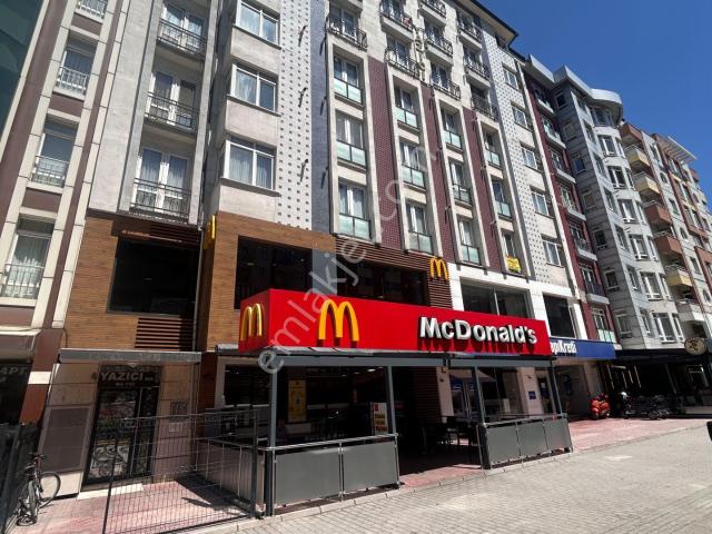 Estorıa'dan Üniversite Caddesi Üzerinde Ara Kat 2+0 Daire