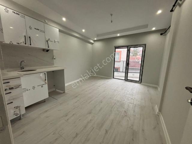 Estorıa'dan Üniversite Yakını Ara Kat Balkonlu 1+1 Sıfır Daire