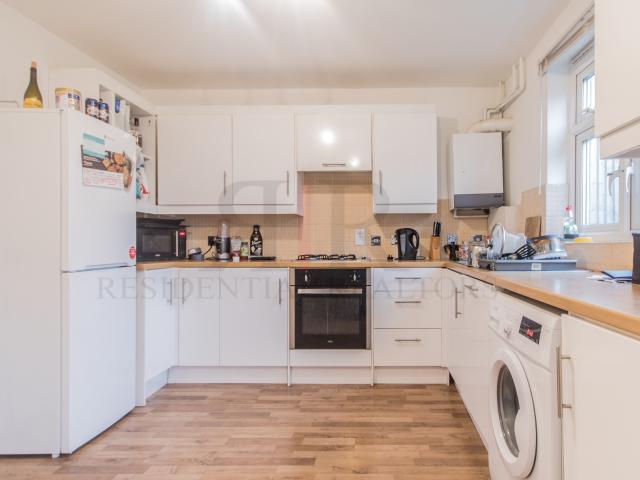 Estoria Close, London, SW2