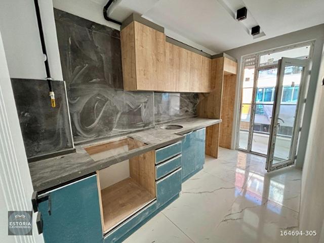 ESTORIA'DAN ESENLİ CD YANI EBEVEYN BANYOLU BALKONLU 2+0 DAİRE