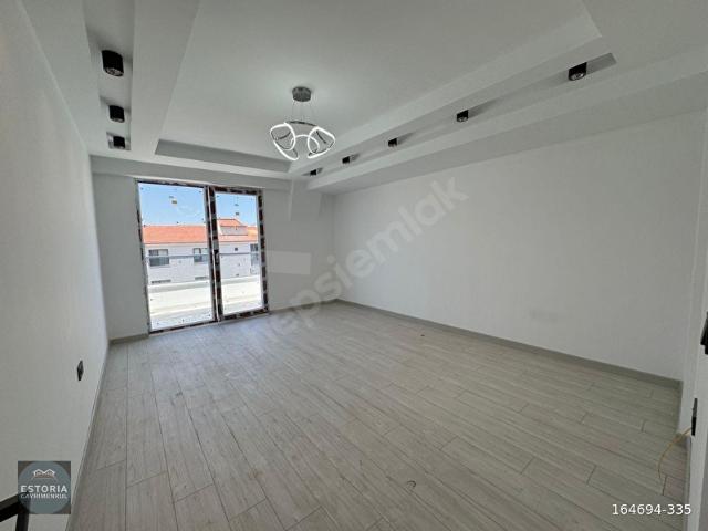 ESTORIA'DAN GÜNDÜZ ÖKÇÜN YAKINI KULLANIŞLI DUBLEKS 4+1 DAİRE