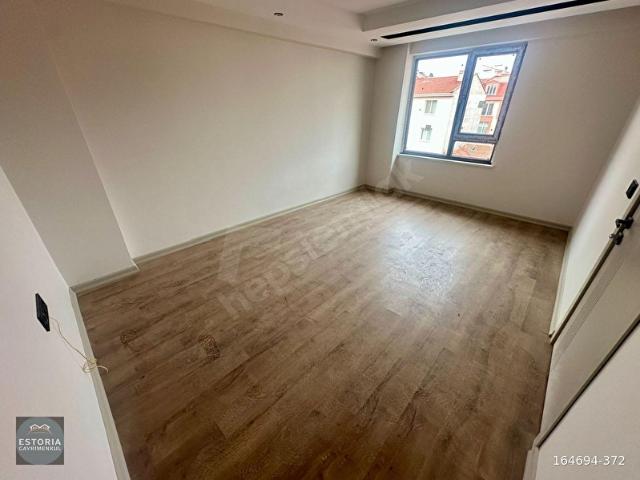 ESTORIA'DAN KUMLUBEL MH ESENLİ YAKINI ÖNÜ AÇIK 2+1 SIFIR DAİRE