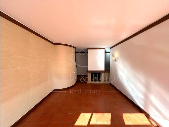 Estoril. Moradia T3+1, sem móveis. Condomínio privado com piscina