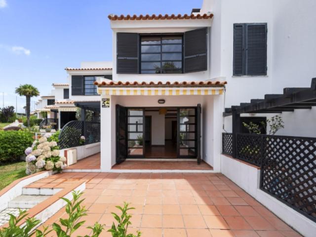 Estoril Moradia T3 num lindo condomínio com piscina