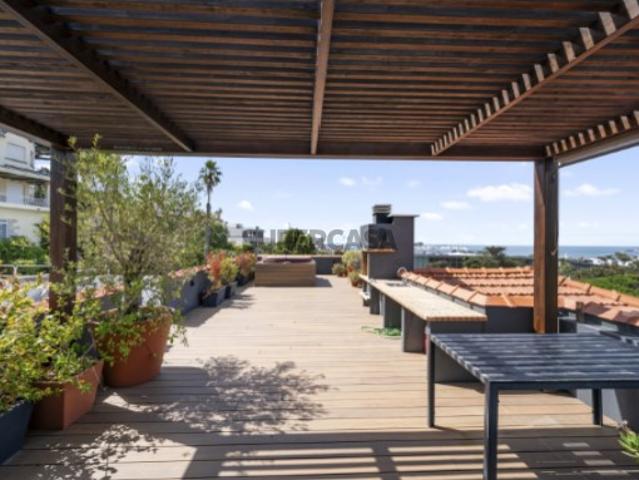 Estoril* apartamento de 3 quartos com jardim no telhado e vistas deslumbrantes