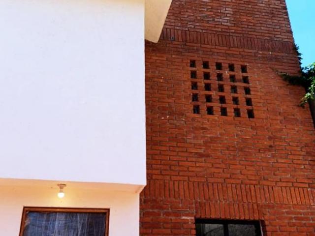 ESTRANA CASA EN LOMAS DE CRISTO TEXCOCO