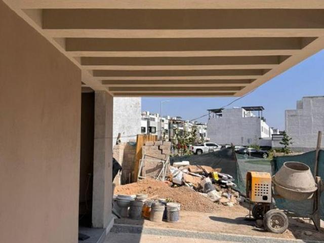 ESTRENA MODERNA CASA EN VALLE IMPERIAL EN COTO CON ALBERCA