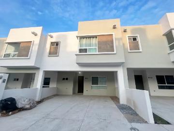 Estrena Casa Amueblada en RENTA en Fracc. Faena