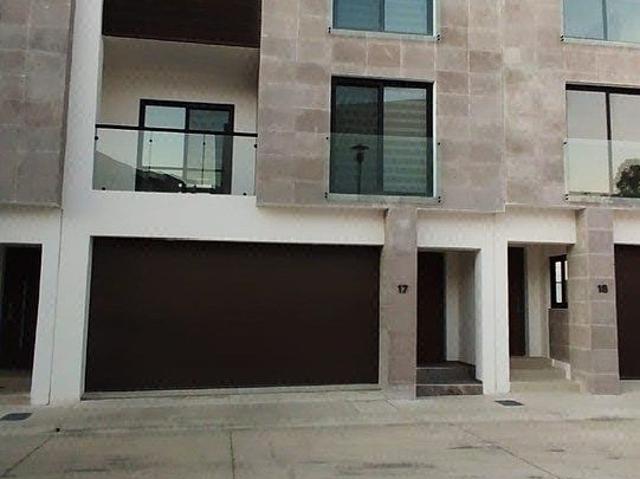 Estrena Casa de 3 Recamaras en Privada Altum Agua Caliente