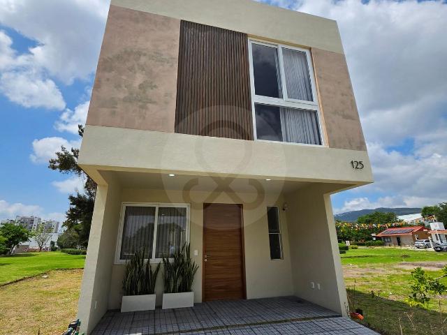 Estrena casa en Santa Ana Tepetitl?n