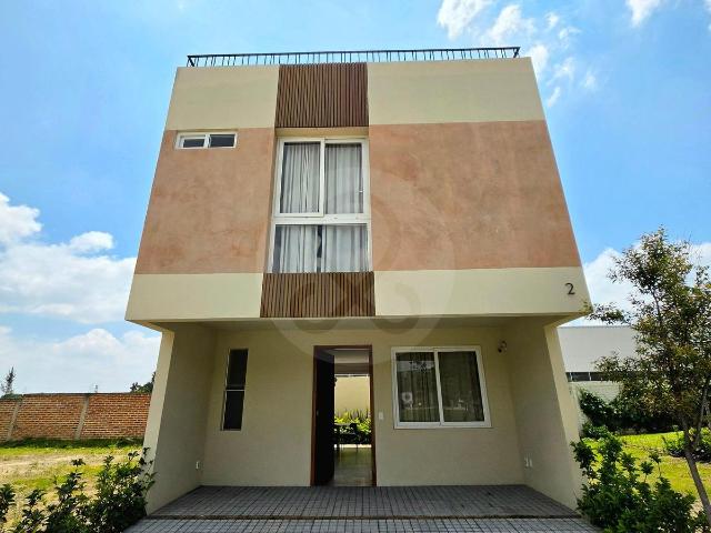 Estrena casa en Santa Ana Tepetitl?n