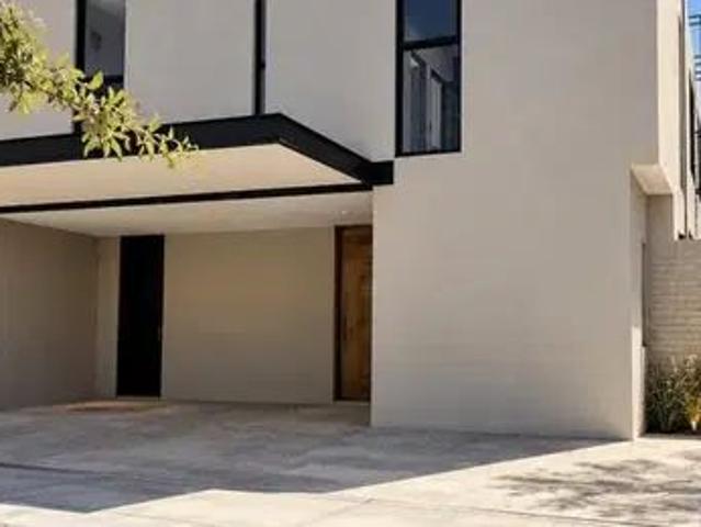 ESTRENA CASA EN RENTA EN LOMAS DEL CAMPANARIO NORTE