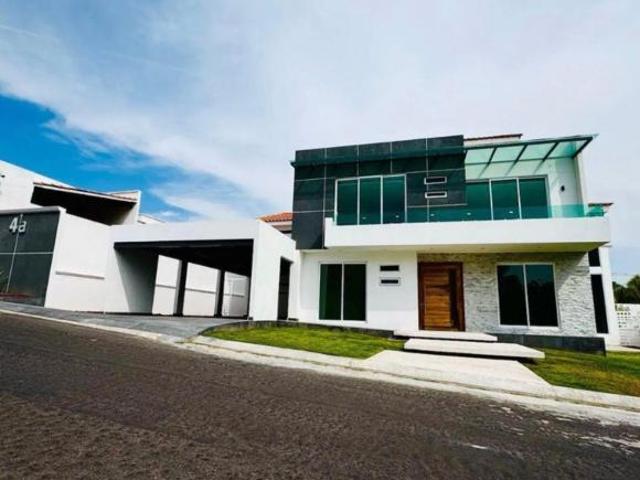 ESTRENA CASA EN VISTA REAL, RECÁMARA EN PLANTA BAJA Y ALBERCA