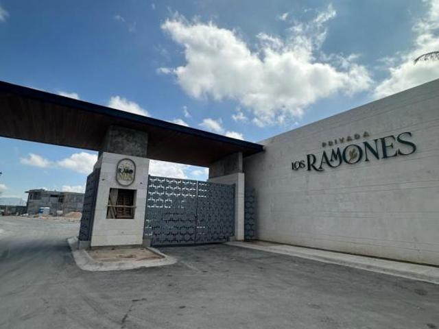 Estrena casa equipada frente a área verde en Privada Ramones